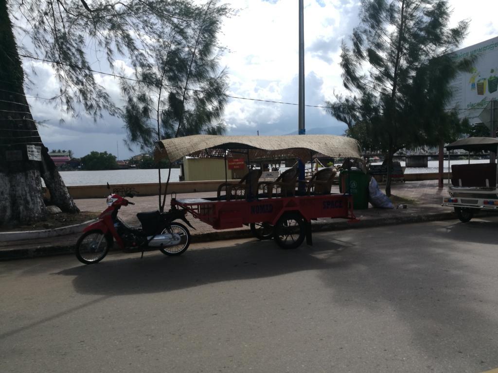 Nomads Guesthouse Kampot Buitenkant foto