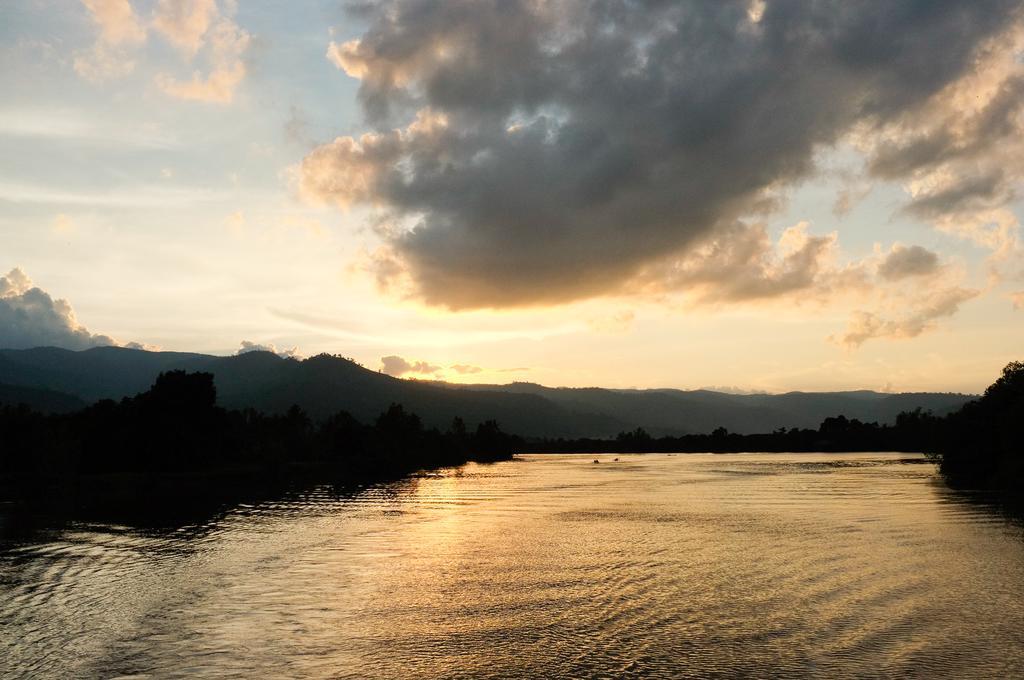 Nomads Guesthouse Kampot Buitenkant foto