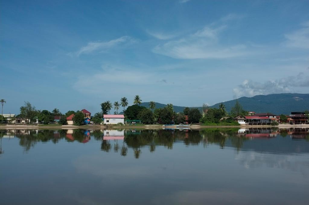 Nomads Guesthouse Kampot Buitenkant foto