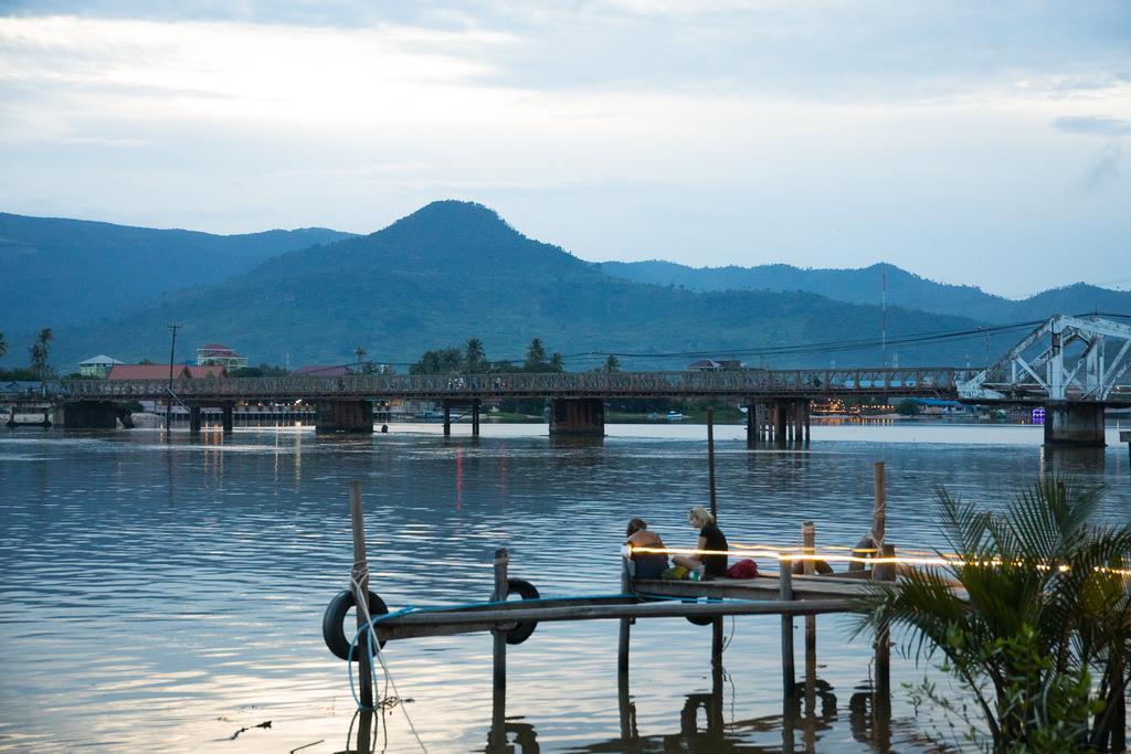 Nomads Guesthouse Kampot Buitenkant foto