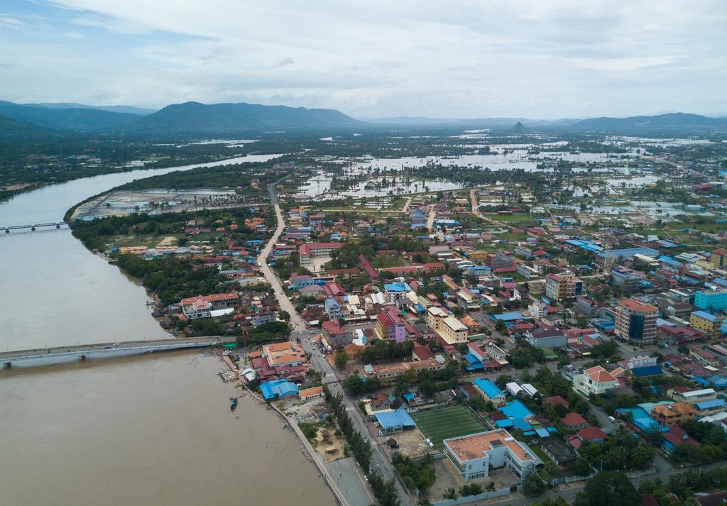 Nomads Guesthouse Kampot Buitenkant foto